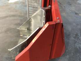 Simpro MULTI-TIP™ Hydraulic Rubbish Bin Lifter 240 Electric Volt MT1600-B - picture2' - Click to enlarge