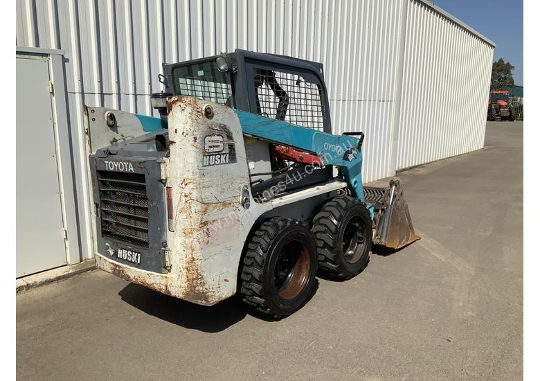 caption 2011 Toyota 30-5SDK8 Skid Steer Loader Bobcat