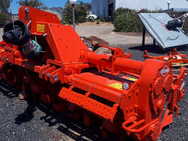 Kuhn EL282-300 Rotary Hoe Tillage Equip - picture2' - Click to enlarge
