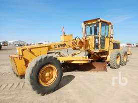 JOHN DEERE 670A Motor Grader - picture0' - Click to enlarge