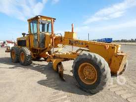 JOHN DEERE 670A Motor Grader - picture0' - Click to enlarge