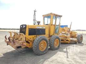 JOHN DEERE 670A Motor Grader - picture1' - Click to enlarge