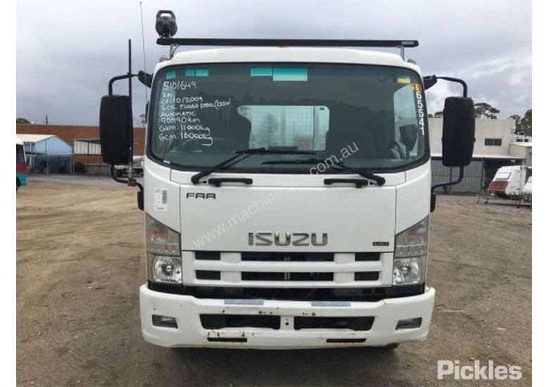 caption 2009 Isuzu FRR600 MWB