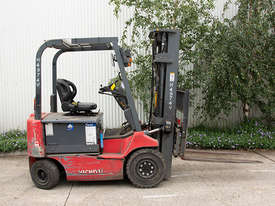2.0T 4 Wheel Battery Electric Forklift - picture0' - Click to enlarge