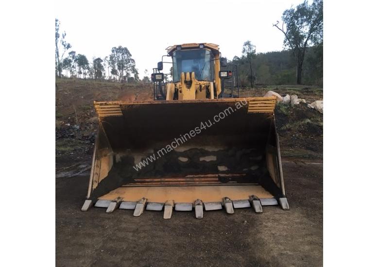 caption Komatsu WA600-3 Wheel Loader