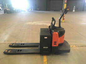 Crown PE 4500 Series  Pallet Jack Jack/Lifting - picture0' - Click to enlarge