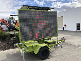 VARIABLE MESSAGE SIGN - DIGITAL TRAILER - picture0' - Click to enlarge