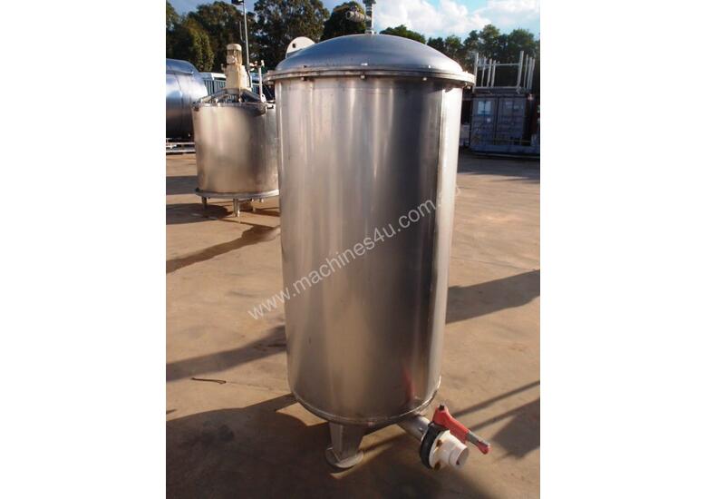 caption Stainless Steel Storage Tank (Vertical), Capacity: 500Lt