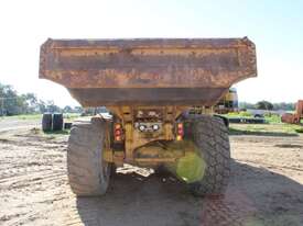 Caterpillar 725 Dump Truck - picture1' - Click to enlarge