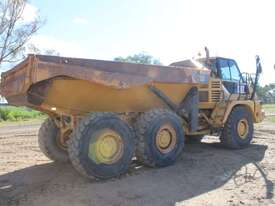 Caterpillar 725 Dump Truck - picture2' - Click to enlarge