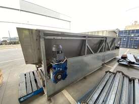 Motorised Conveyor with slat belt - approx 6m (L) x 1.4m (W). Used for conveying fruits etc - picture1' - Click to enlarge