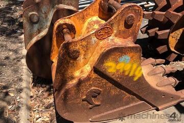 ECH DIG BUCKET, PIN SIZE 14CM, CENTRE 43CM, EAR 43CM