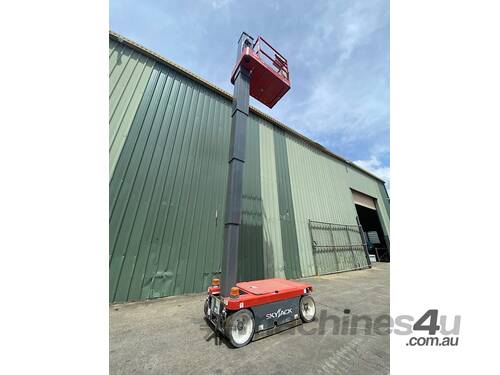 Skyjack SJ16 Man Lift. Only 70hrs! In Excellent conditon