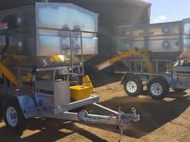 Commander Ag-Quip Feedout Carts - picture2' - Click to enlarge
