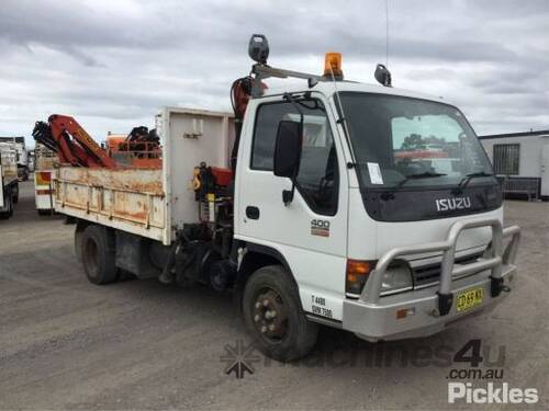 2004 Isuzu NPR 400 Medium