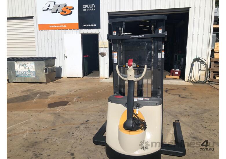 Used 2014 Crown Crown Stacker as New Condition with 99 Hours Walkie ...