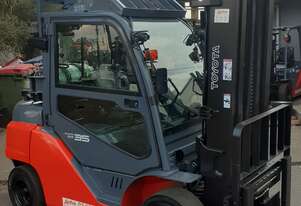 ACTIVE FORKLIFTS - 2016 model toyota 3.5 ton forklift for sale enclosed air con cab 4.5m lift ACTIVE FORKLIFTS - 2016 model toyota 3.5 ton forklift for sale enclosed air con cab 4.5m lift