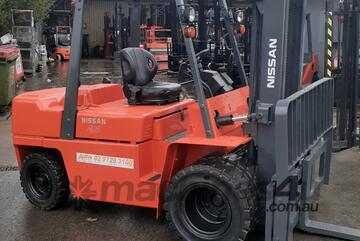 ACTIVE FORKLIFTS - Nissan Forklift for sale 4.5 ton 1.8m wide carriage 4.5m lift height Dual soild w
