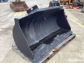 2,200mm JCB General Purpose Loader Bucket - picture0' - Click to enlarge