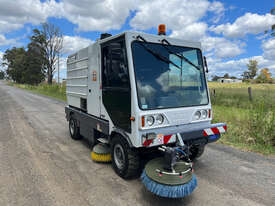 Dulevo 200 Quattro Sweeper Sweeping/Cleaning - picture0' - Click to enlarge