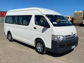 Toyota Hiace 200 - picture0' - Click to enlarge