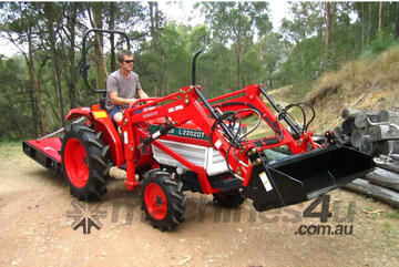 Kubota 26hp 4WD Diesel Tractor + FEL + Backhoe