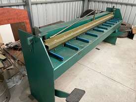 Guillotine 2500mm for sheet metal - picture0' - Click to enlarge