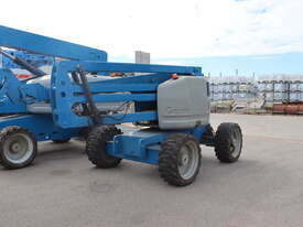 GENIE BOOM LIFT - picture2' - Click to enlarge