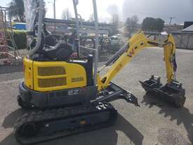 EZ17 Excavator with HYDRAULIC QUICK HITCH 5yr warranty - picture1' - Click to enlarge