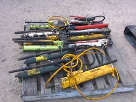 Porta power pumps and hoses - picture1' - Click to enlarge