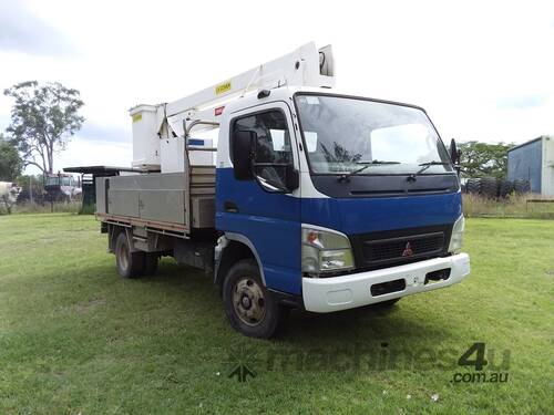 Cherry picker truck mounted