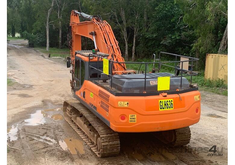 caption 2017 Doosan - 34T Excavator l 6243 Hours, Aircon ROPS Cab l Tilting Hitch