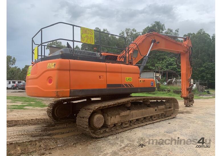 caption 2017 Doosan - 34T Excavator l 6243 Hours, Aircon ROPS Cab l Tilting Hitch