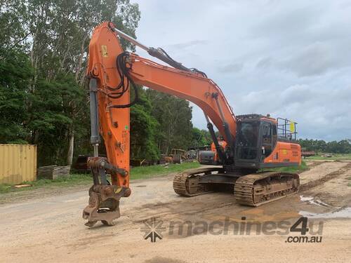 caption 2017 Doosan - 34T Excavator l 6243 Hours, Aircon ROPS Cab l Tilting Hitch
