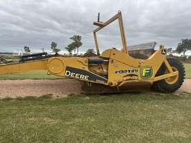 John Deere 2412D Earthmoving Scoop - picture0' - Click to enlarge