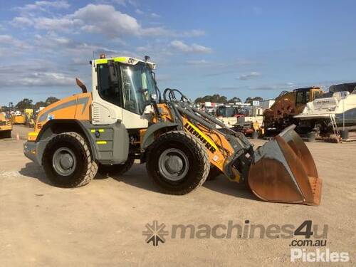 2018 Liebherr L546 Front End Loader