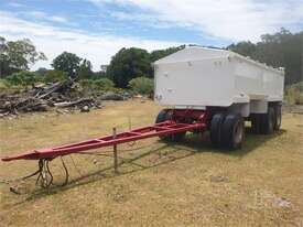 1900 CUSTOM BUILT END TIPPER TRAILER * SOLID AS A ROCK*  - picture0' - Click to enlarge