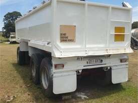 1900 CUSTOM BUILT END TIPPER TRAILER * SOLID AS A ROCK*  - picture2' - Click to enlarge