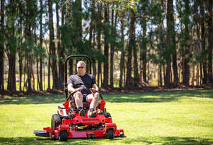Gravely   Pro-Turn ZX 60