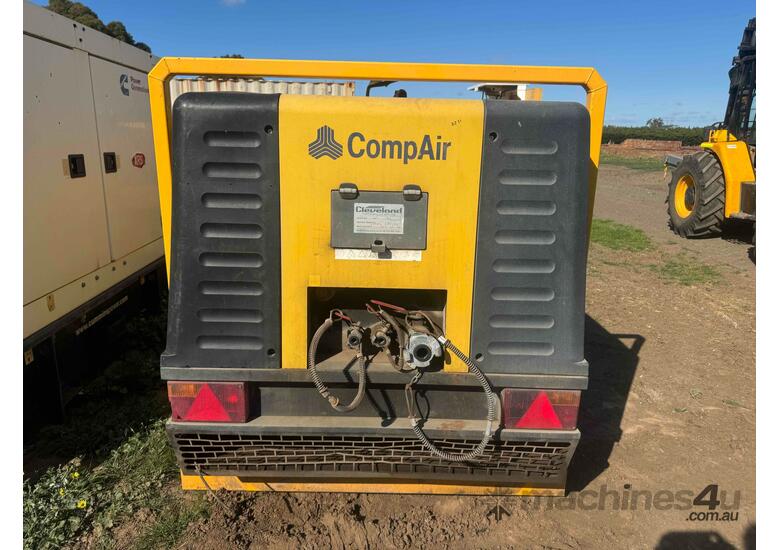 Compair C110-9 400cfm Portable Air Compressor