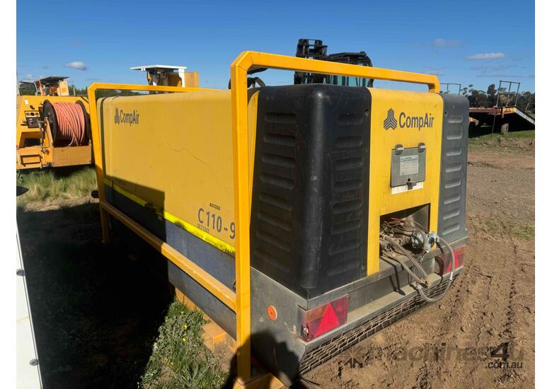 Compair C110-9 400cfm Portable Air Compressor