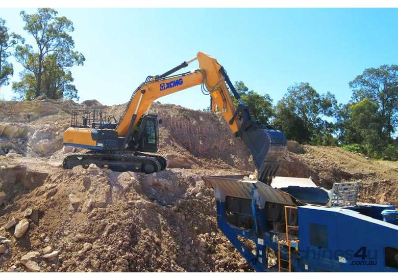 Excavator 37T: XE370D, Miller Quick Hitch and Standard Bucket fitted