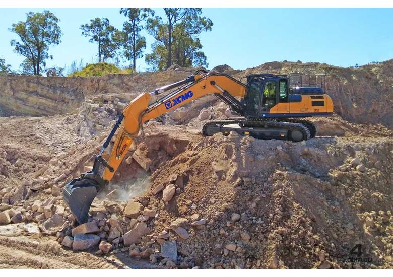 Excavator 37T: XE370D, Miller Quick Hitch and Standard Bucket fitted