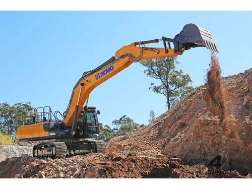 Excavator 37T: XE370D, Miller Quick Hitch and Standard Bucket fitted