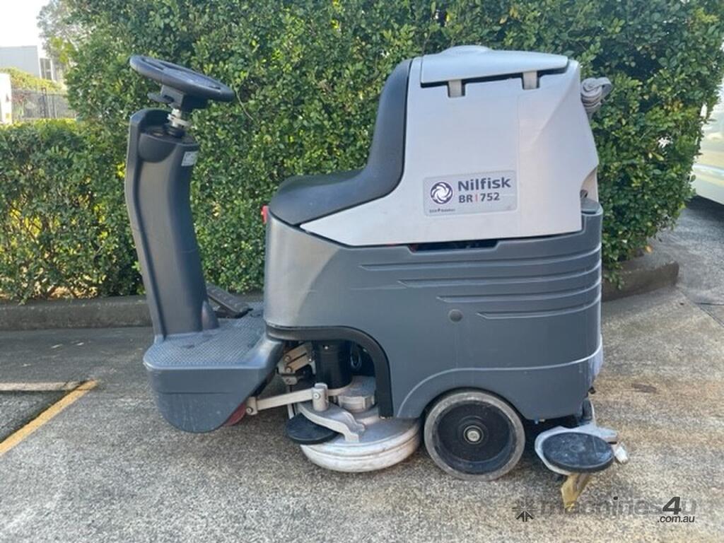 Used nilfisk BR752 Ride On Scrubber in , - Listed on Machines4u