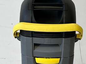 Karcher BR30/4 C floor scrubber/dryer - picture0' - Click to enlarge