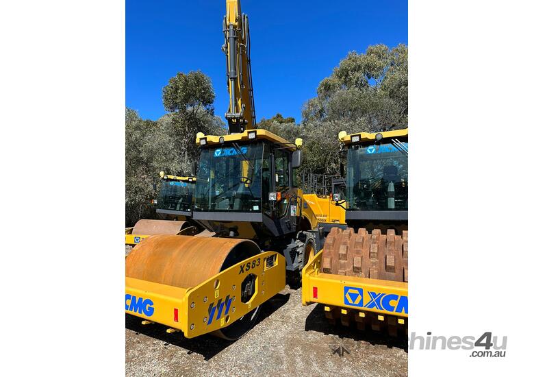 caption COMBO DEAL! 2x 8T ROLLERS (SMOOTH DRUM ROLLER AND PADFOOT ROLLER) XCMG