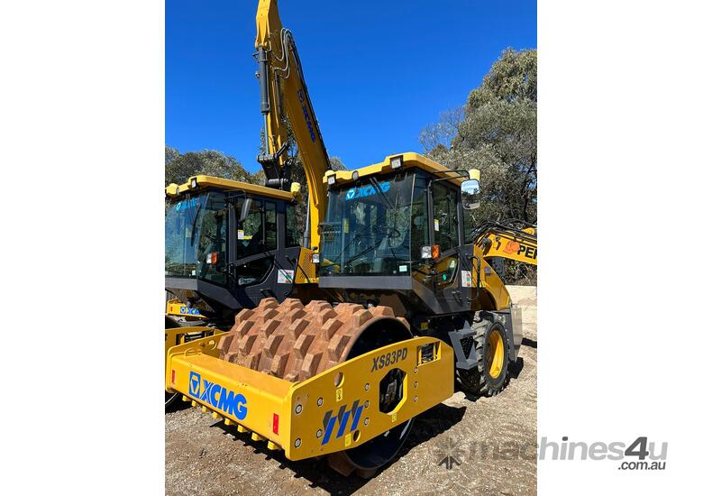 caption COMBO DEAL! 2x 8T ROLLERS (SMOOTH DRUM ROLLER AND PADFOOT ROLLER) XCMG