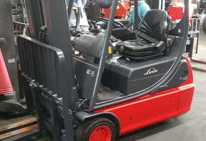 ACTIVE FORKLIFTS - 2010 Linde container mast electric forklift for sale-1.6 ton 4.77m mast good batt