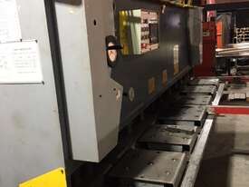 Hydraulic Guillotine QC11  3.2m x 8mm - picture1' - Click to enlarge